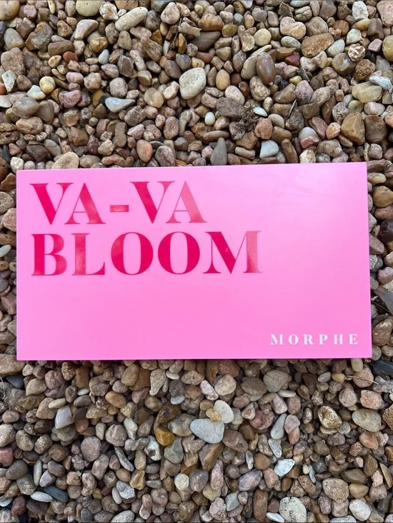Morphe Va Va Bloom Eyeshadow Palette Purple Highlighter Pink Mauve Brown Fall