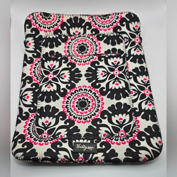 Thirty One Tote A Tablet Sleeve Case Soft Pink Pop Medallion Print 8 x 10 EUC