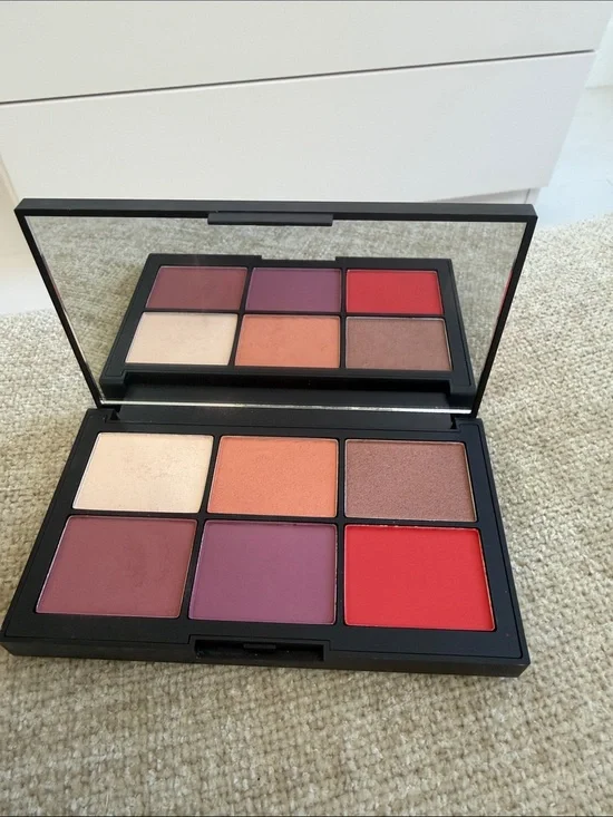 NARS issist Multi-Shade Cheek Palette