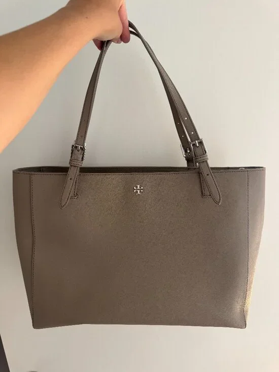 Tory Burch 100% Leather Tote Bag in Taupe (Like New)