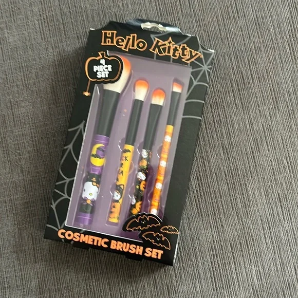 Hello Kitty Makeup Brush Set