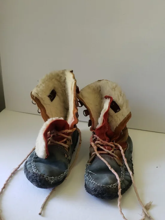 Canadian Moccasin Boots Size 9