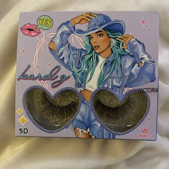 💜- New Karol g‎ Lashes Victoria