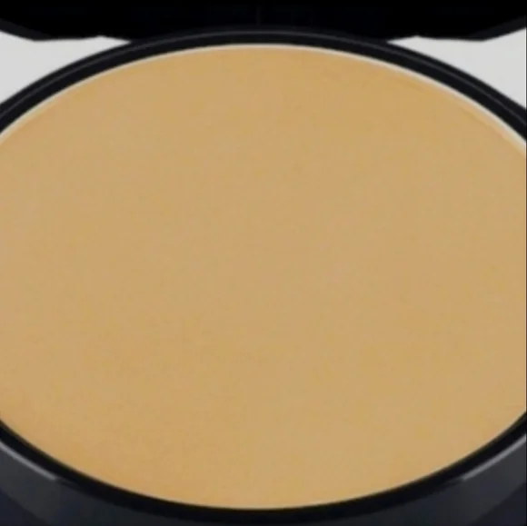 Sephora Matte Perfection Powder Foundation 26 Neutral Sand/ Sable