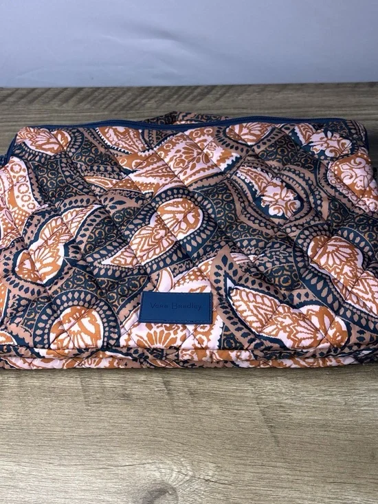 Vera Bradley Fern Paisley Laptop Ultralight Crossbody
