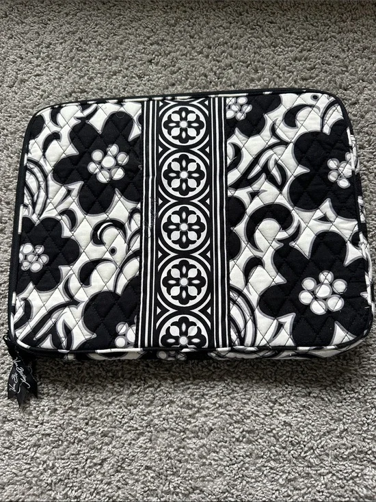 Vera Bradley tablet case black and white 