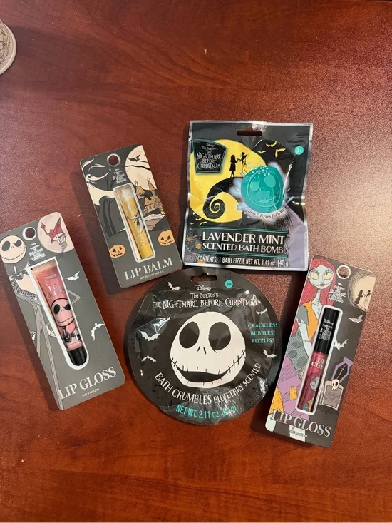 The Nightmare Before Christmas Lip Gloss & Bath Set - 5 items.  New