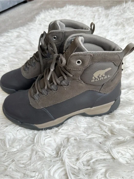 Sorel Men’s Waterproof Boots size 9.5