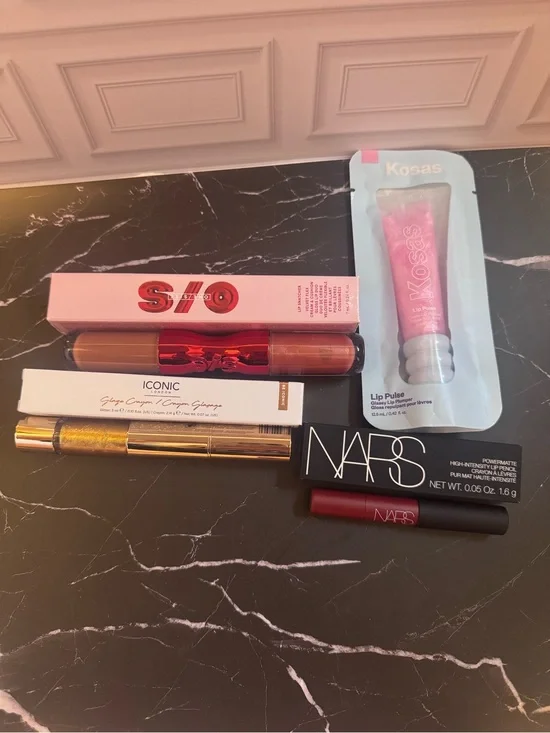 Small make up bundle! Eye and lip lot
