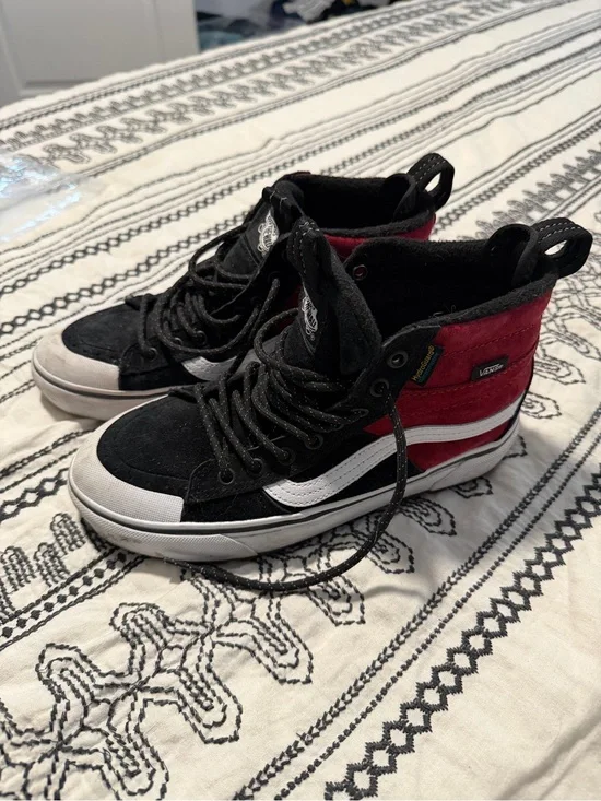 Vans Black, Red & White High-Top Skate Sneakers MTE for cold weather