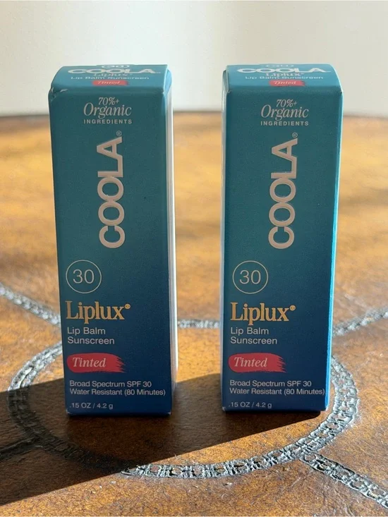 NEW IN BOX 2 TINTED COOLA ORGANIC LIPLUX LIP BALM SUNSCREEN SPF 30 WATERPROOF