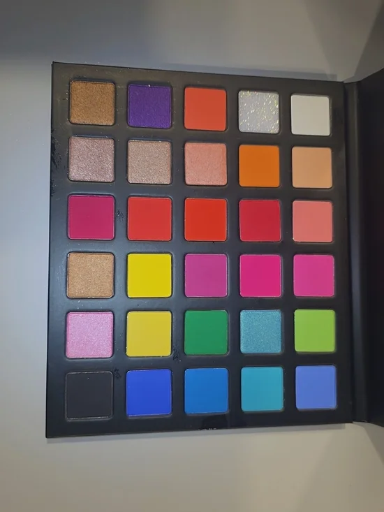 Vibrant 30-Color Women Makeup Eyeshadow Palette - Bright Multi