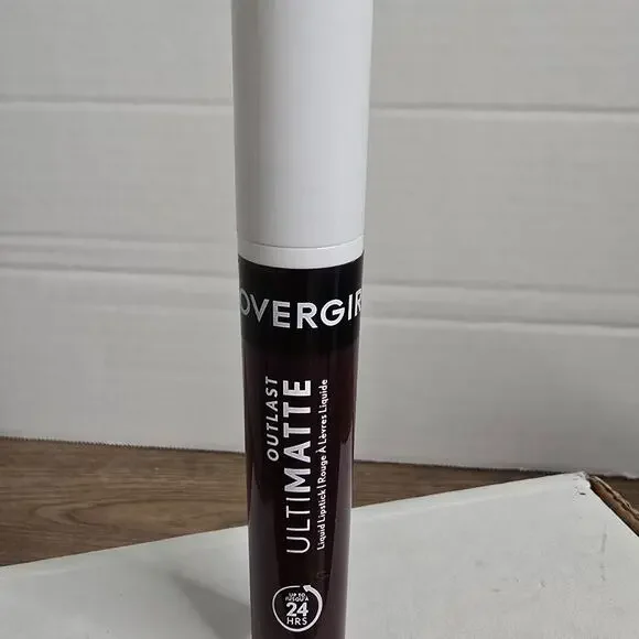 Covergirl outlast ultimatte liquid lipstick 150 Cabernet with Bae