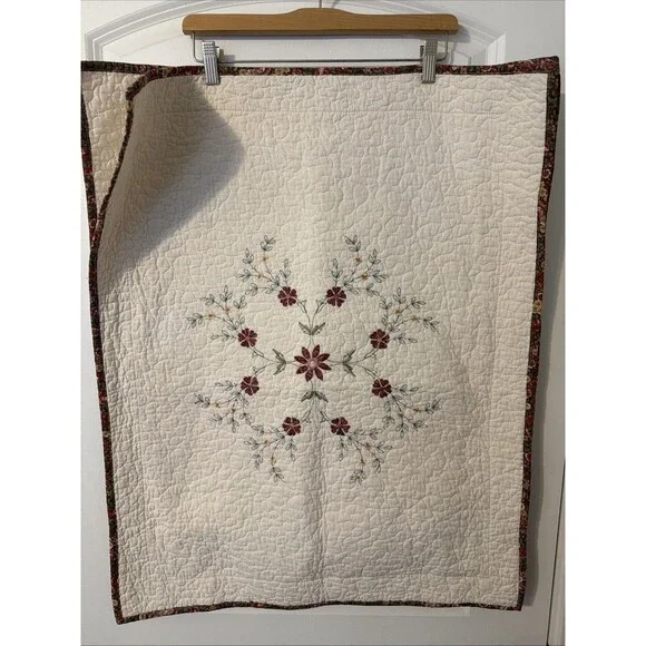 Modern Heirloom Collection Quilt Set Cream Embroidered Pillow Sham Set