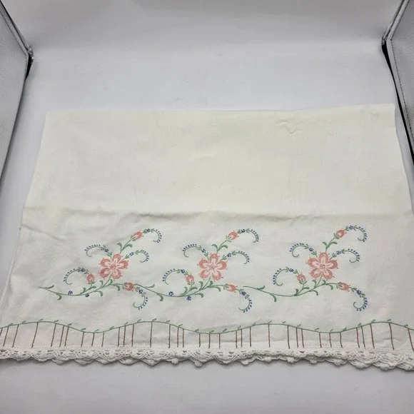 Vintage Embroidered Pillowcase Floral Cottagecore Lace Trim‎ Shabby Chic