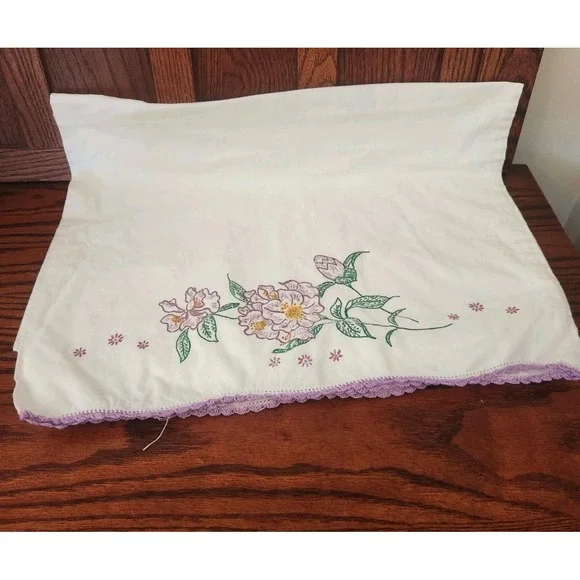 Lot Of‎ Two Vintage Floral Pillowcases Purple Lace Trimmed