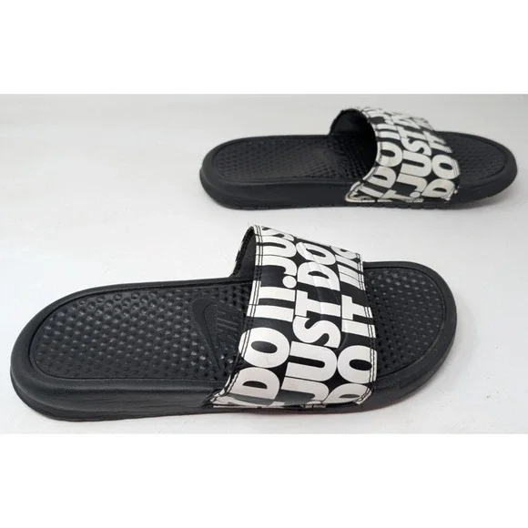 Nike Benassi‎ JDI Logo Sandals Men's Size 8 Slides 631261-024 Just Do It Print