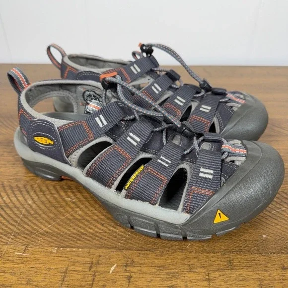 Keen‎ Sandals Mens 7 Gray Newport H2 Waterproof Hiking Outdoor Gorpcore