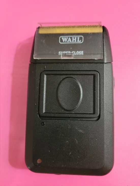 WAHL Rechargeable Shaver Super Close Untested No Charging Cable (0619)