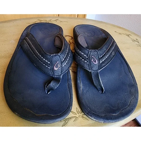 OluKai Ohana US 11 Mens Black Beach Sandals Flip Flops Comfort Casual Resort