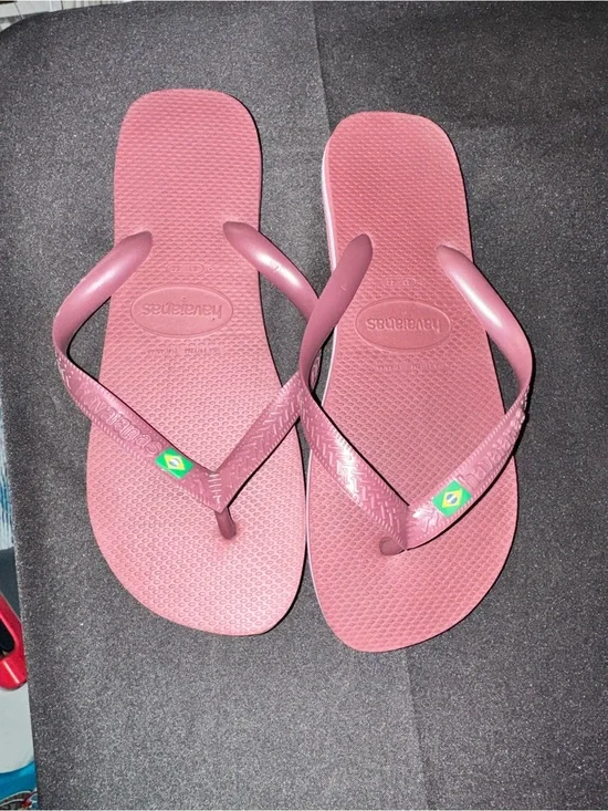 Havaianas Men's Burgundy Flip Flops