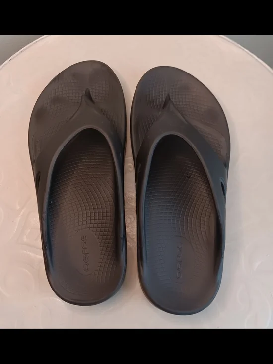 OOFOS OOriginal Recovery Sandal Black Thong Flip Flops Unisex Mens 7 Womens 9