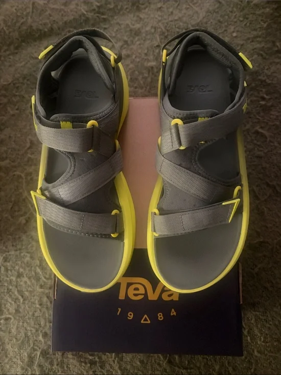 Teva Aventrail R2T Grey & Neon Yellow  Sandals