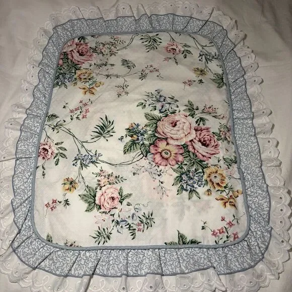 Vintage JC Penney Floral Ruffled Eyelet Scroll Standard Pillow Sham Set 2