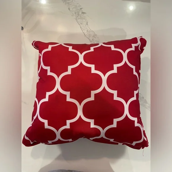 Outdoor/Indoor Red Lattice Pillows - Set of 4