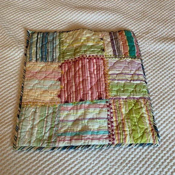 Decorative quilted pillow cover