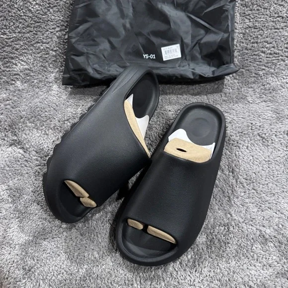 Yeezy YS01 Slide Black Mens Size 11M YS-01 Foam Sandal Slip On NEW