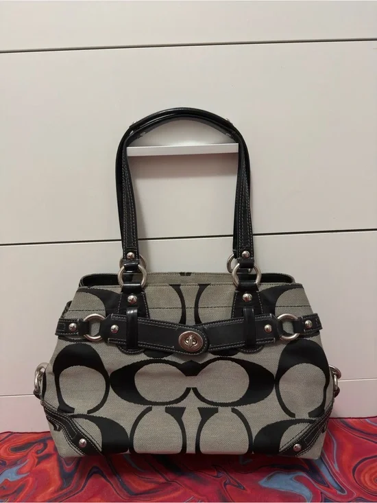 Vintage Y2K Coach Optic Signature Turnlock Satchel 🗝️