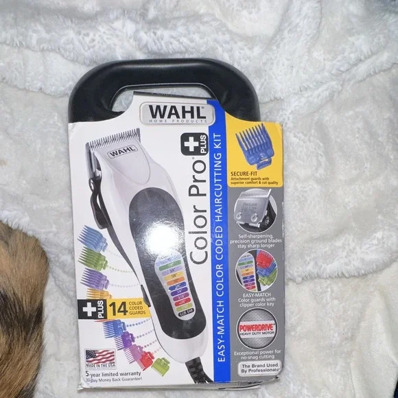 Wahl Color Pro Plus Haircutting Kit Self-Sharpening Taper Lever 79752