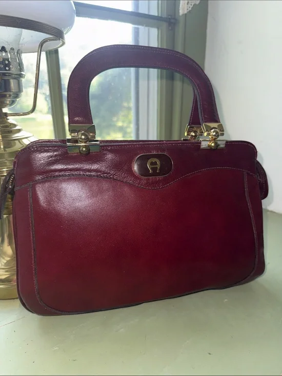 Vintage Etienne Aigner Structured Top-Handle Women’s Bag & Wallet