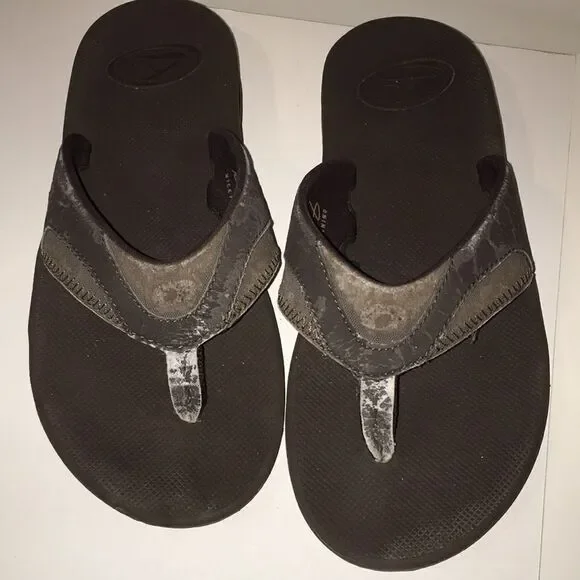 Bottle opener Nick Fanning Reef very worn brown flip flop sandals shoes 9 mens