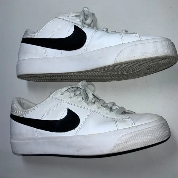 Nike Mens Match Supreme 631656-101 White leather Sneakers Sz 8 unisex