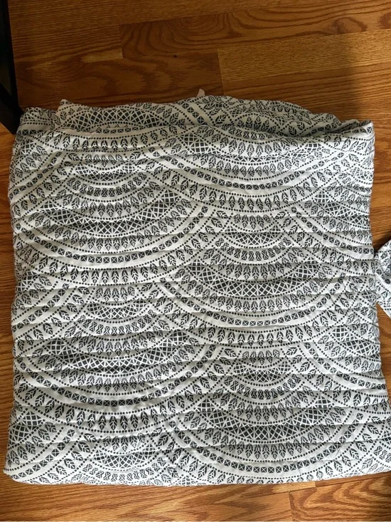 Linens & Hutch Scallop Reversible Quilted Coverlet Set Queen Dusk blue n white
