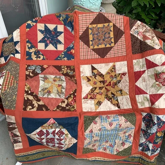 NWOT Patchwork Quilt with Multicolor Star Patterns
