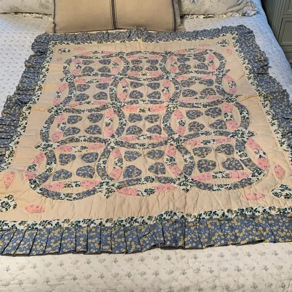 NWOT Double Wedding Ring Pattern Quilt