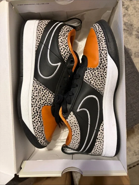 Nike Men’s Black & Orange Low-Top Sneakers