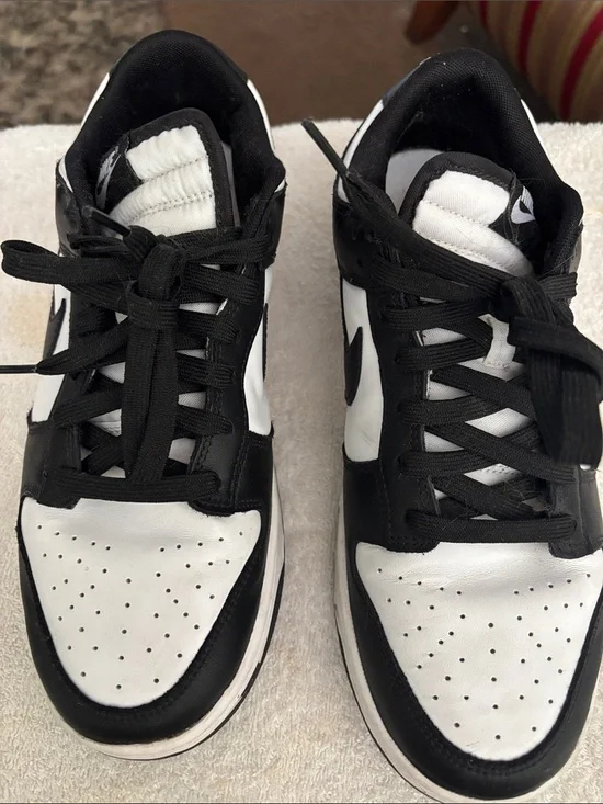 Nike Men’s Black & White Low-Top Sneakers