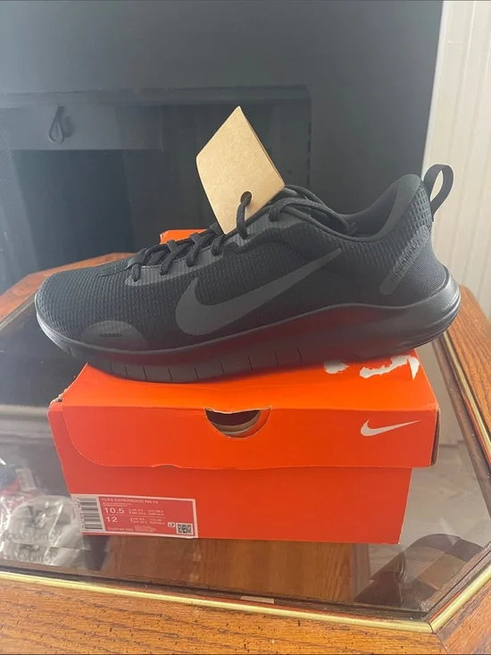 Nike Black Athletic Shoe with Dark Gray Swoosh