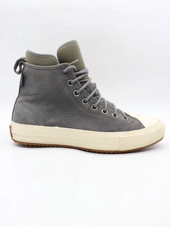Converse Chuck Taylor Men's 7.5 Women's 9.5 All Star Waterproof Leather Sneakers