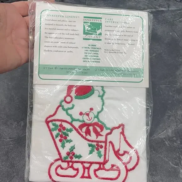 Innkeeper vintage Christmas bear in sleigh  standard pillowcases NWT cotton poly