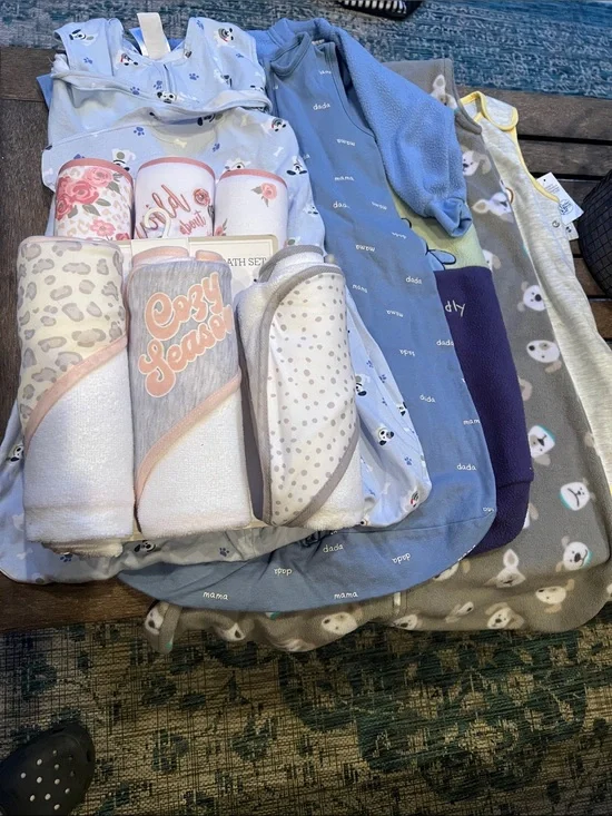 5 sleep sacks   6-Piece Baby Bath Towel Set in Pink and Gray .