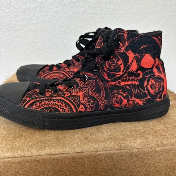 RAAD - Black With Red Flower Design Men's HIGH TOPS - Size 9.5.  Great Pre-owned