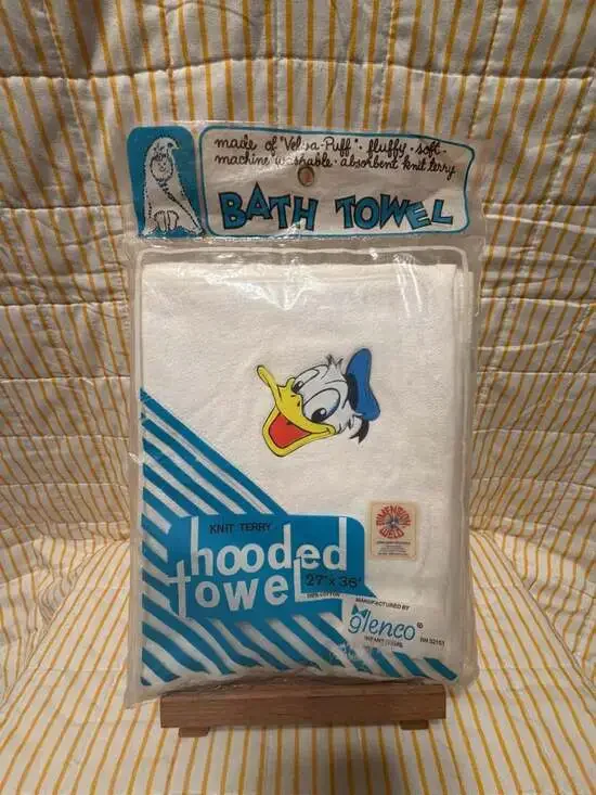 Vintage 1972 Disney Donald Duck Glenco Hooded Knit Terry Bath Towel 27x36 NWT