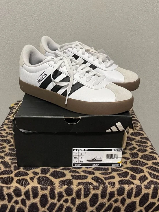 Adidas VL Court 3.0 Casual Soccer Sneakers White NIB Soccer Retro Mens 9.5
