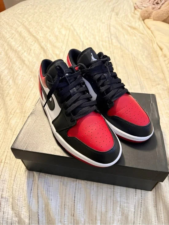 Nike Air Jordan 1 Low - Black/Red/White