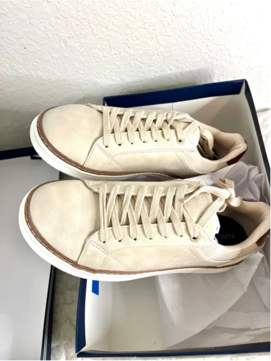 NIB Nautica Turvo Men's Low Top Fashion Sneakers in beige size 8